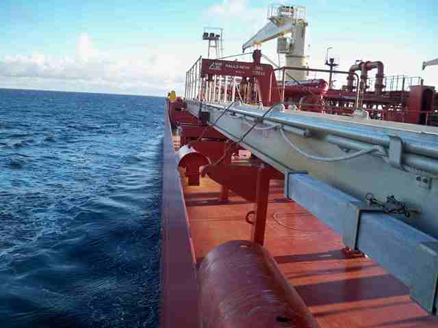 В России потерпел крушение нефтяной танкер